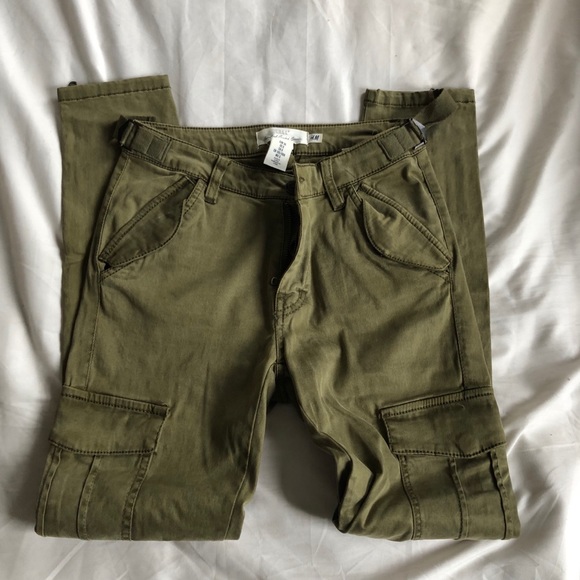 ✨SOLD✨ Cargo Skinny Pants - Picture 3 of 8